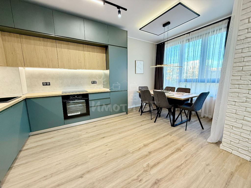 Продава Тристаен Апартамент  София Малинова долина   -  335000 EUR - снимка 2