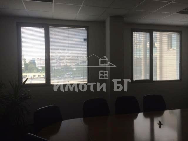 Под Наем Офис в Офис Сгради София Хладилника  4060 EUR