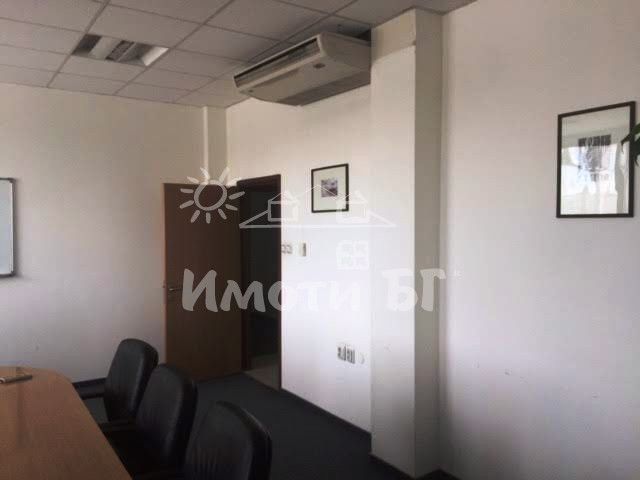 Под Наем Офис в Офис Сгради София Хладилника  4060 EUR - снимка 2