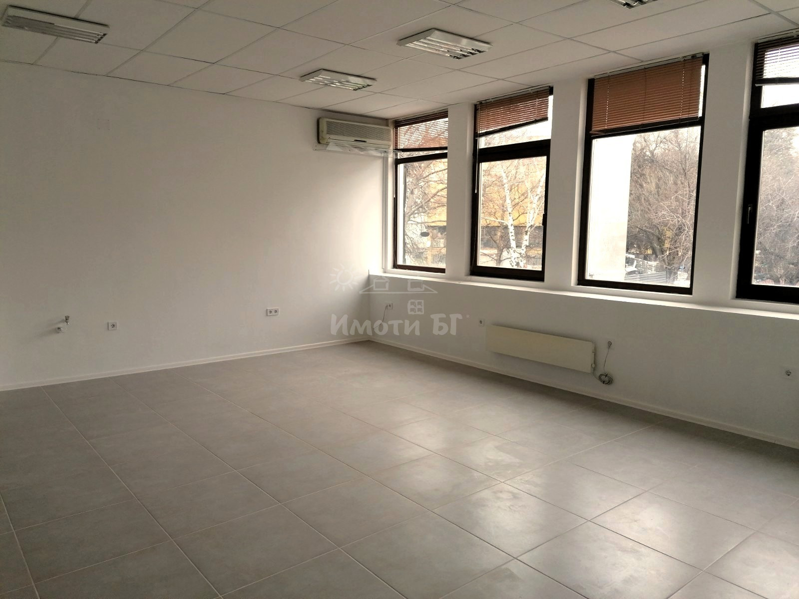 Под Наем Офис в Офис Сгради София Лозенец   -  1400 EUR