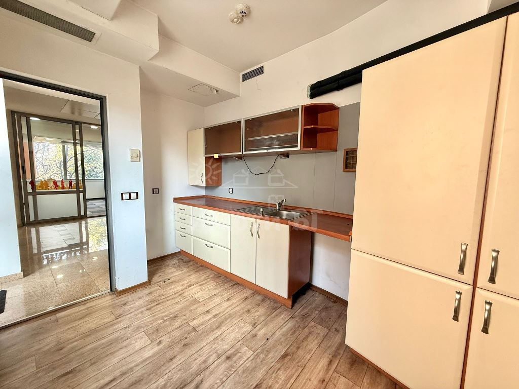 Под Наем Офис в Офис Сгради София Хиподрума   -  2296 EUR - снимка 4
