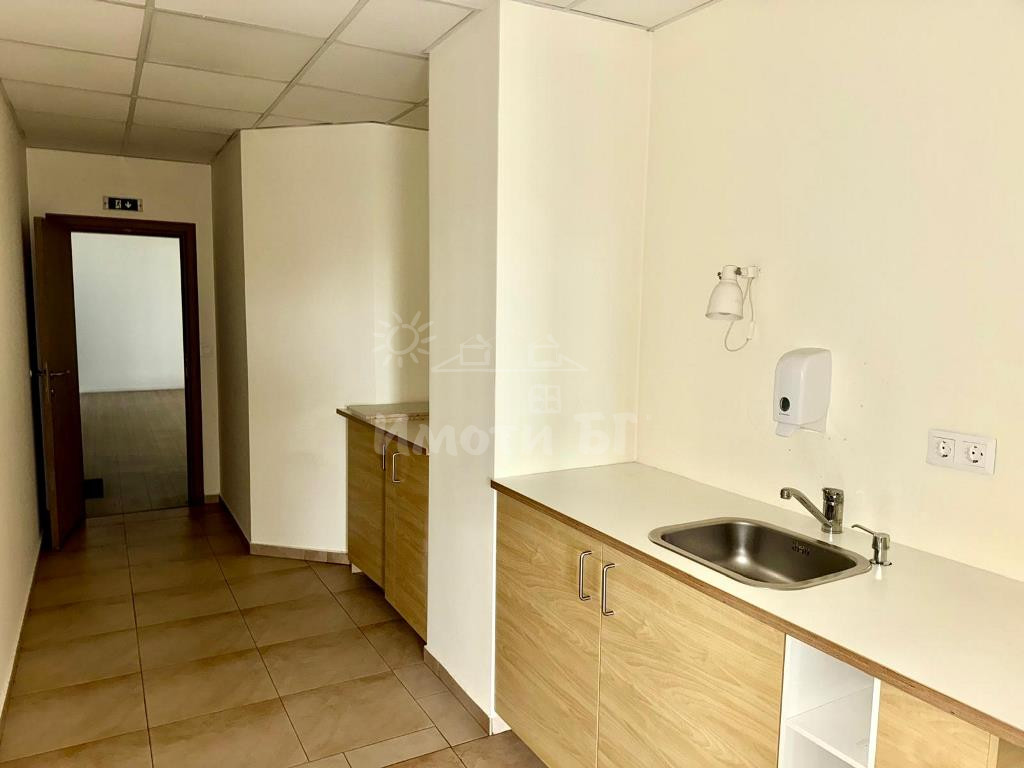 Под Наем Офис в Офис Сгради София Студентски град  -  4655 EUR - снимка 9