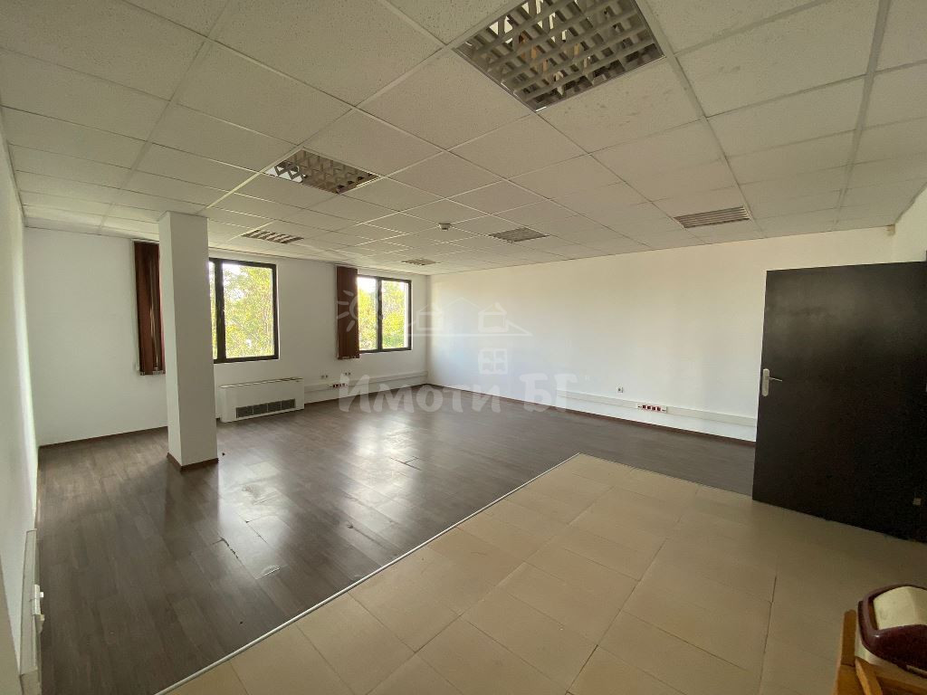 Продава Офис в Офис Сгради София Дружба 1   -  172800 EUR