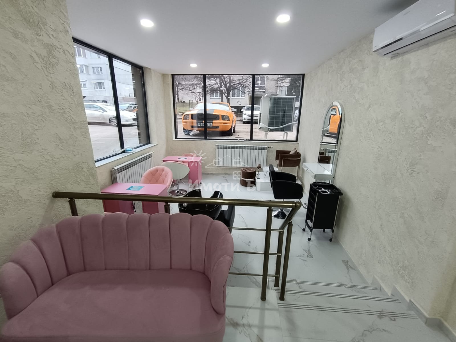 Под Наем Офис в Жилищни Сгради София Редута   -  1200 EUR - снимка 3