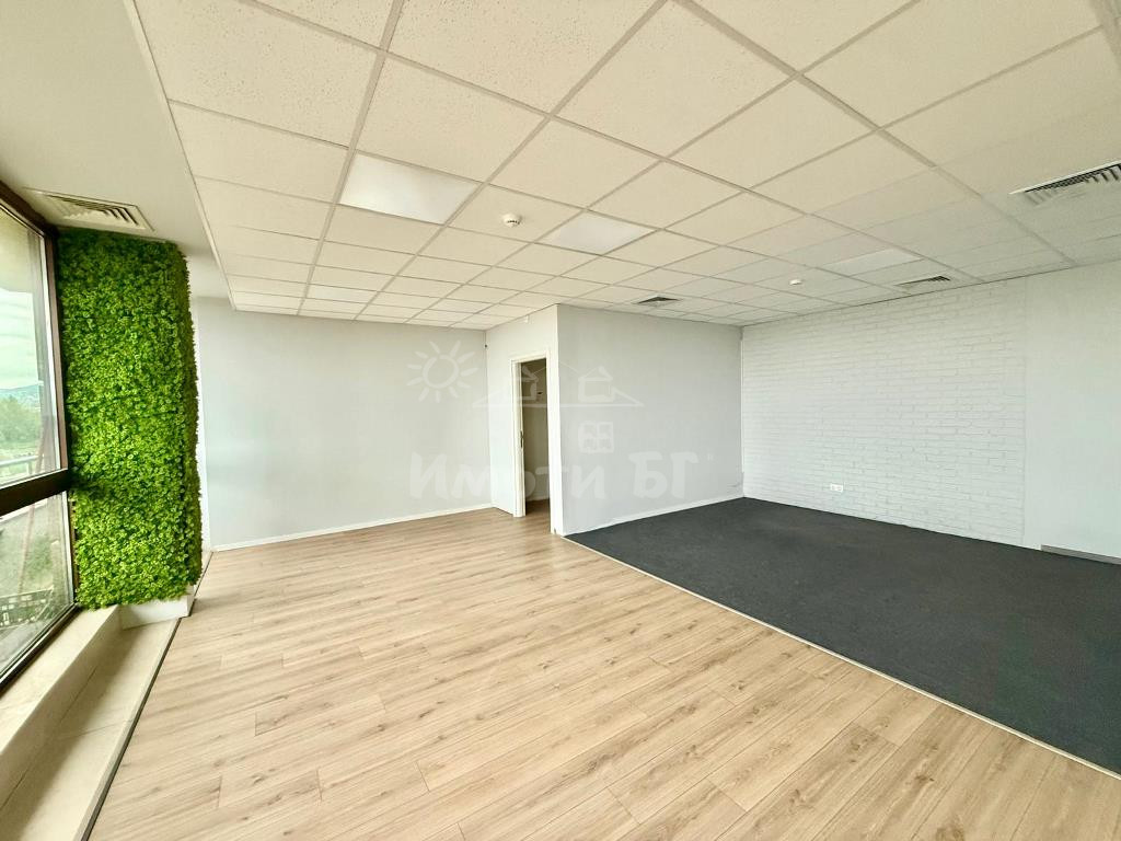 Под Наем Офис в Офис Сгради София Студентски град  -  4655 EUR - снимка 7