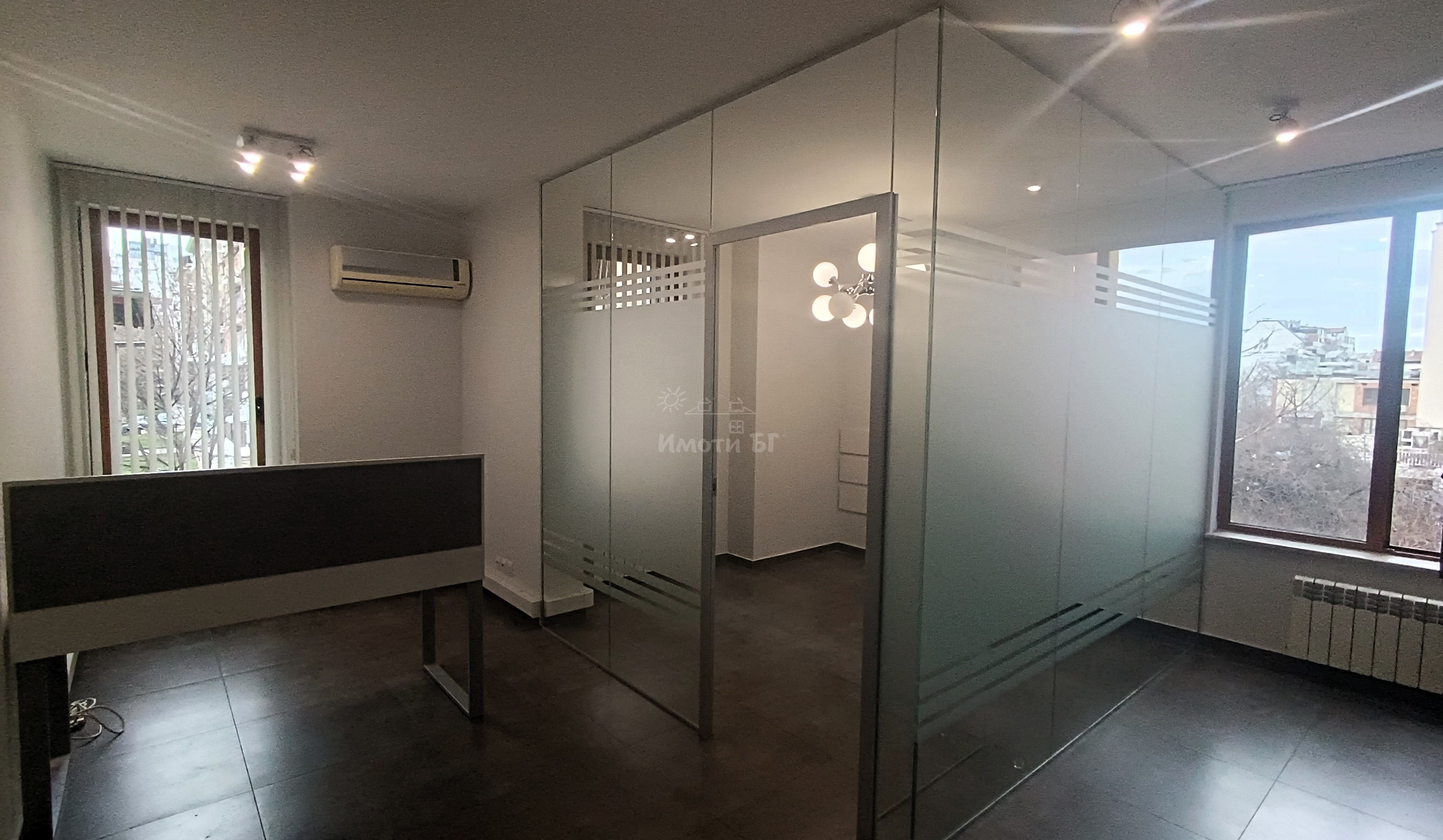 Под Наем Офис в Офис Сгради София Център  -  1250 EUR - снимка 7