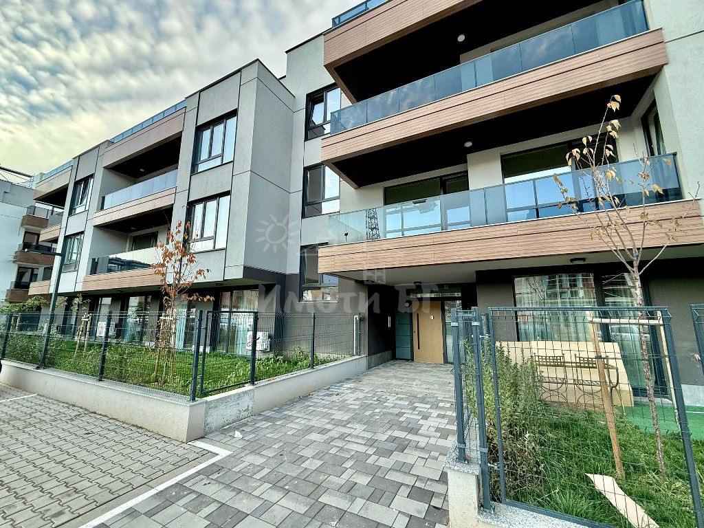 Продава Тристаен Апартамент  София Малинова долина   -  335000 EUR - снимка 17