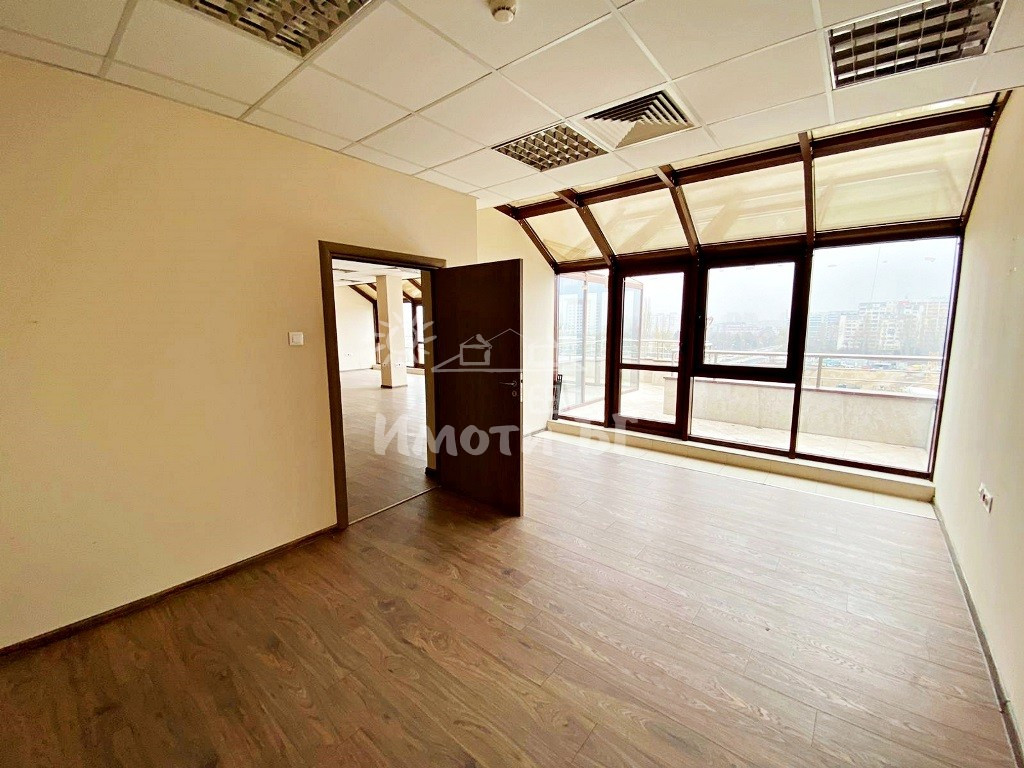 Под Наем Офис в Офис Сгради София Студентски град  -  1525 EUR - снимка 2