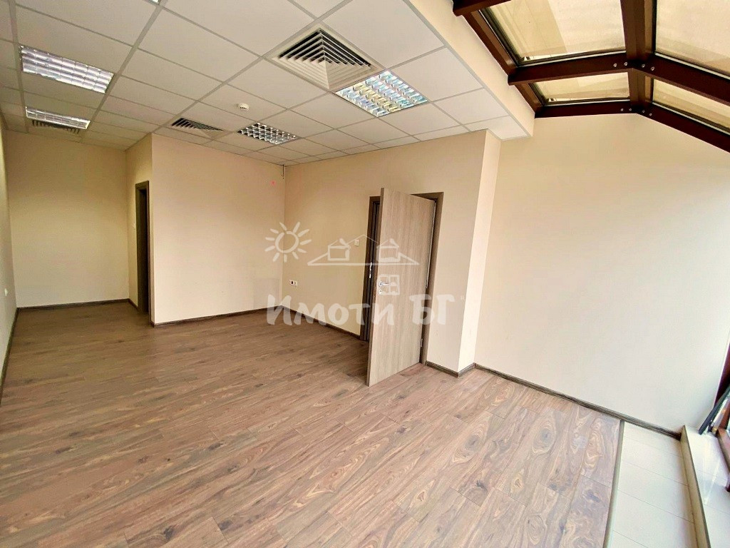 Под Наем Офис в Офис Сгради София Студентски град  -  1525 EUR - снимка 4