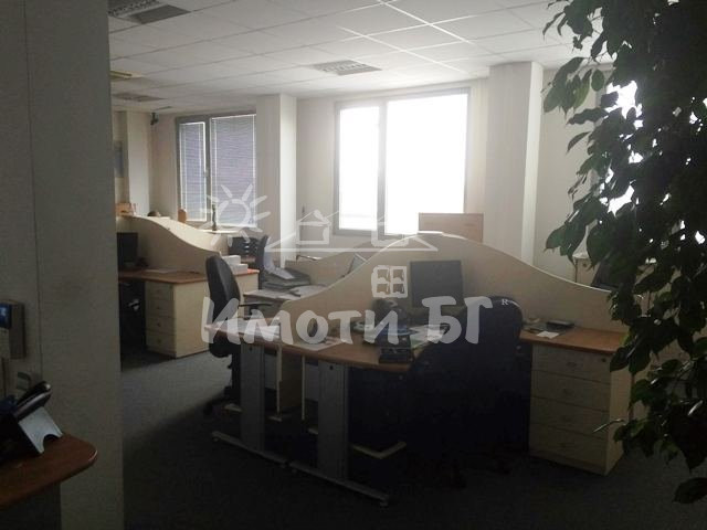 Под Наем Офис в Офис Сгради София Хладилника  4060 EUR - снимка 4