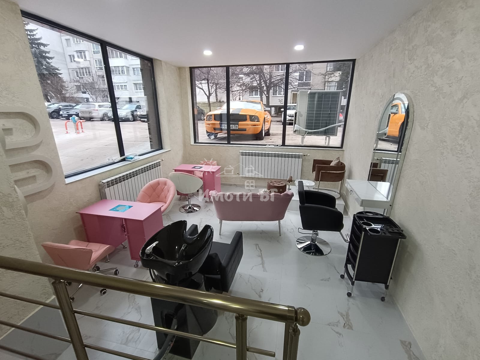Под Наем Офис в Жилищни Сгради София Редута   -  1200 EUR - снимка 1