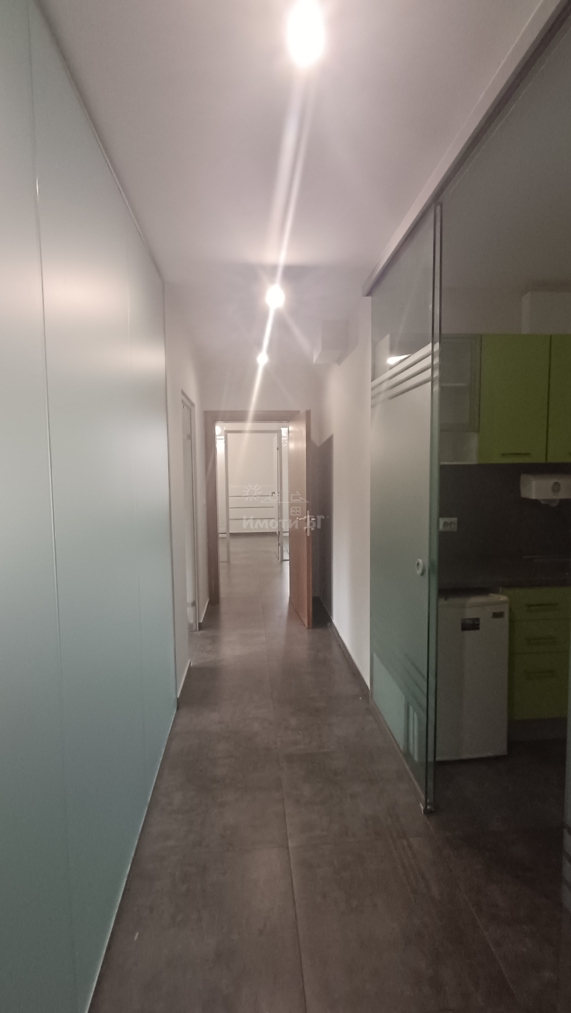 Под Наем Офис в Офис Сгради София Център  -  1250 EUR - снимка 10