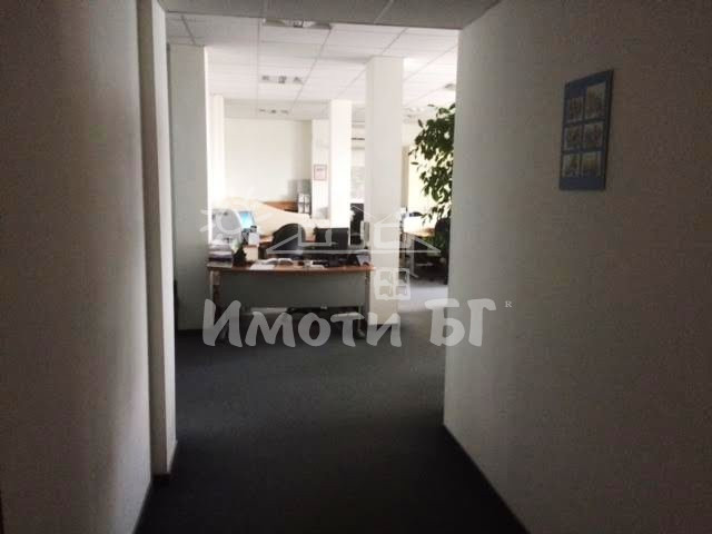 Под Наем Офис в Офис Сгради София Хладилника  4060 EUR - снимка 3