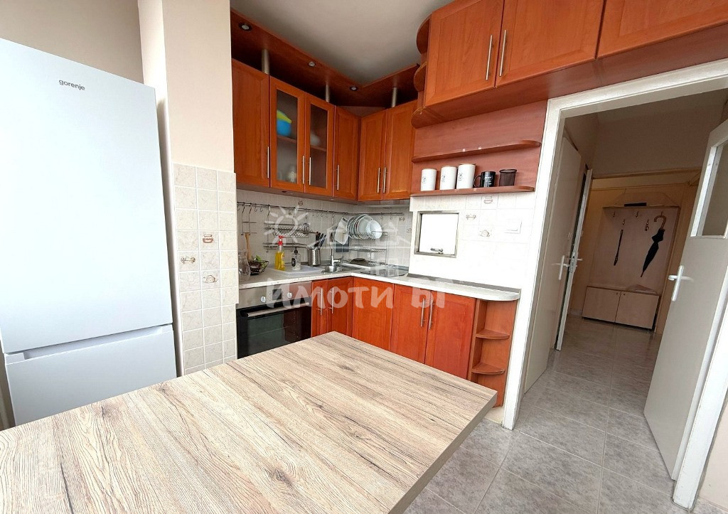 Под Наем Четиристаен Апартамент  София Мусагеница   -  800 EUR