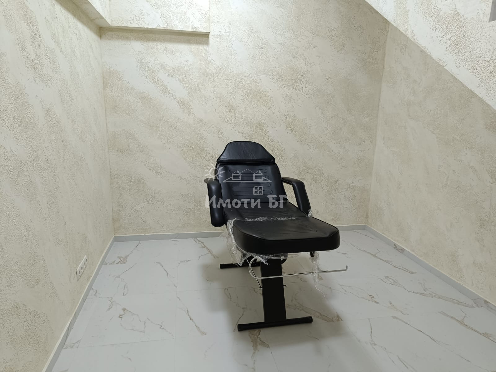 Под Наем Офис в Жилищни Сгради София Редута   -  1200 EUR - снимка 5