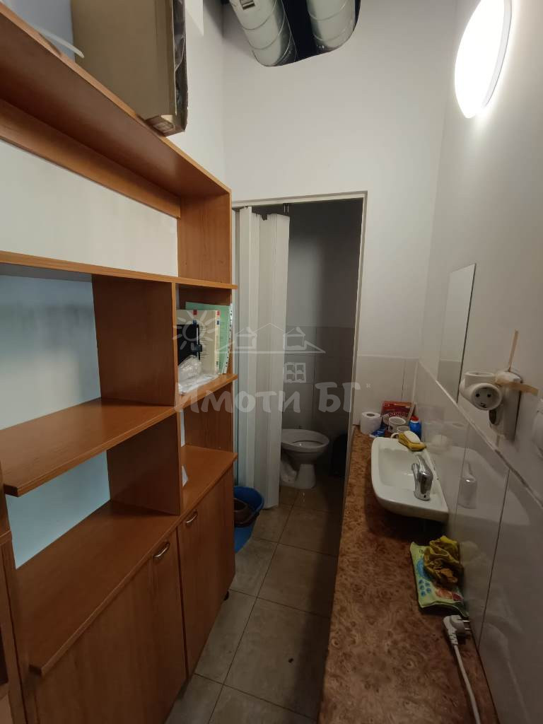 Под Наем Офис в Жилищни Сгради София Хаджи Димитър   -  900 BGN - снимка 2