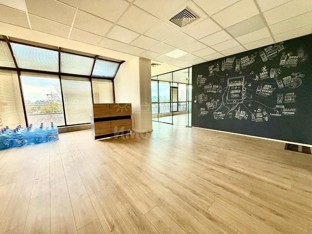 Под Наем Офис в Офис Сгради София Студентски град  -  4655 EUR - снимка 2