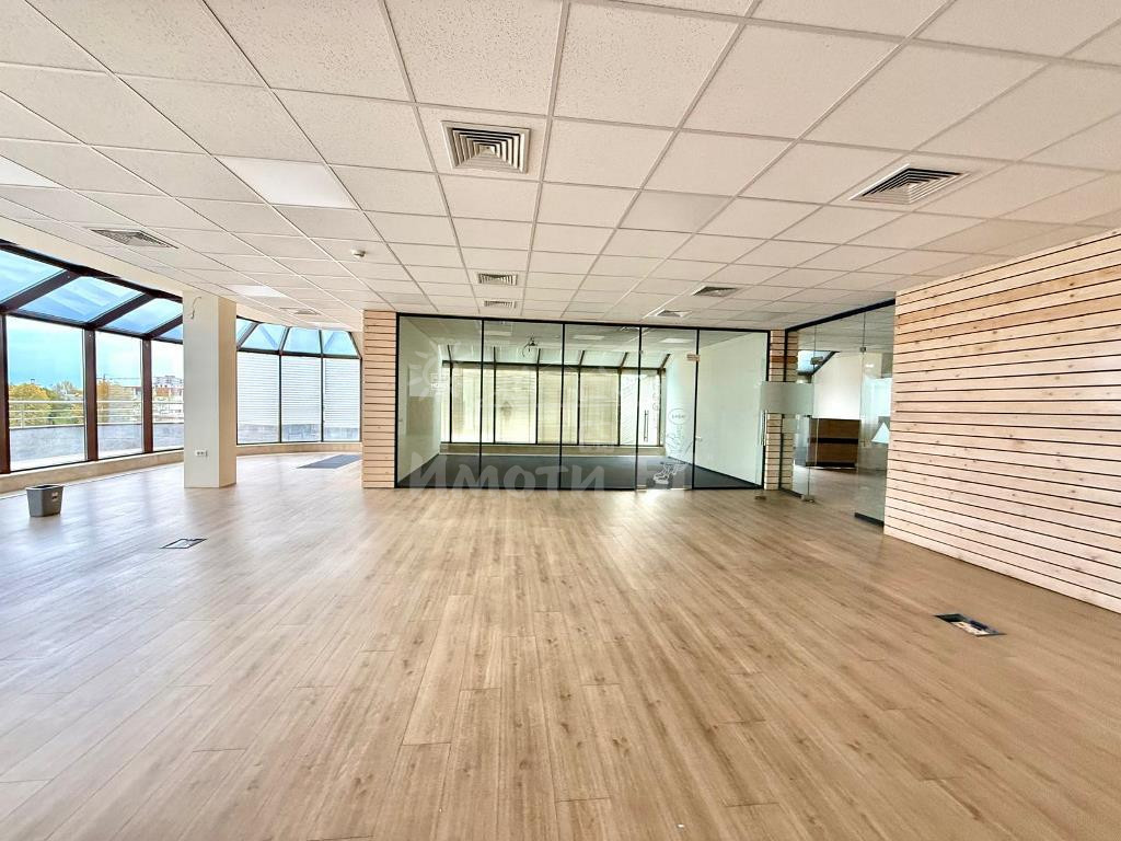 Под Наем Офис в Офис Сгради София Студентски град  -  4655 EUR - снимка 3