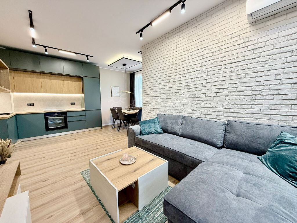 Продава Тристаен Апартамент  София Малинова долина   -  335000 EUR